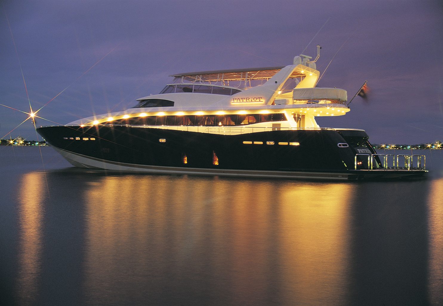 Experience a private charter cruise in true luxury with Patriot 1.