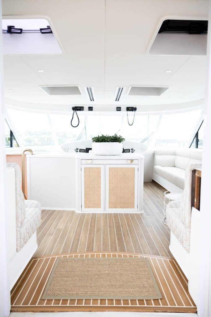 YOT-Vice-5 svg+xml;charset=utf - YOT Vice Private Charter